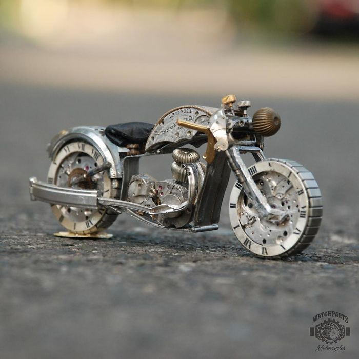 De vieilles montres deviennent de l'art