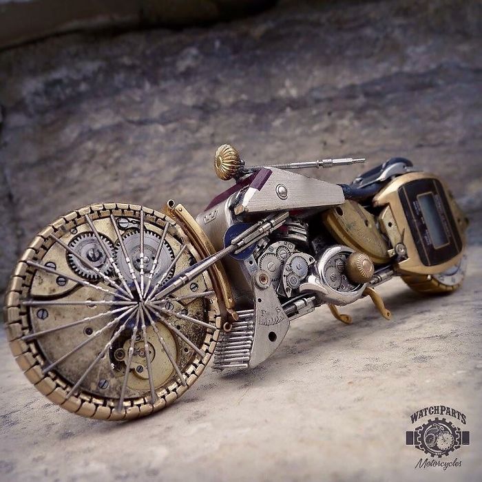 De vieilles montres deviennent de l'art