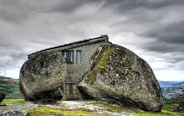 Des maisons incroyables.