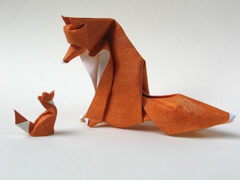 L'origami, l'art du pliage de papier.