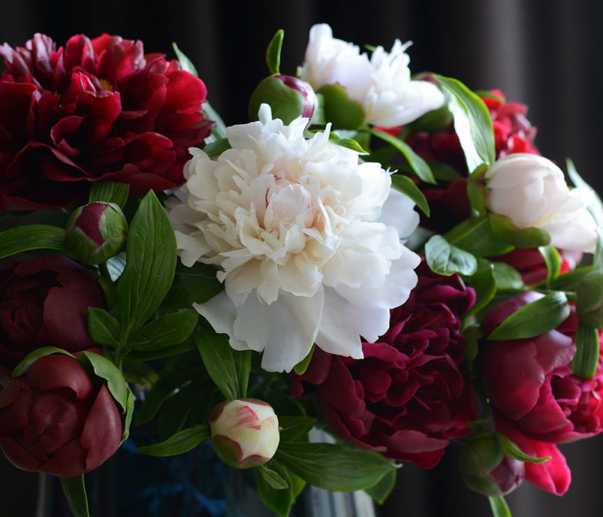 Des fleurs en porcelaine plus vraies que nature